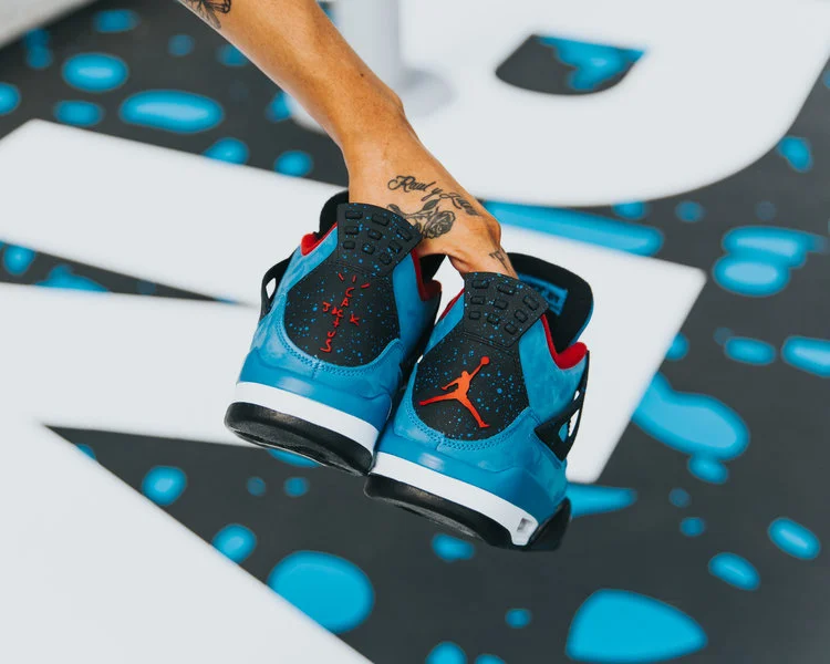 La Flame Just Jumped over Jumpman! // Travis Scott x Air Jordan 4